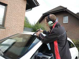 Auffinden undichte Windschutzscheibe KFZ-Ingenieur Schellartz